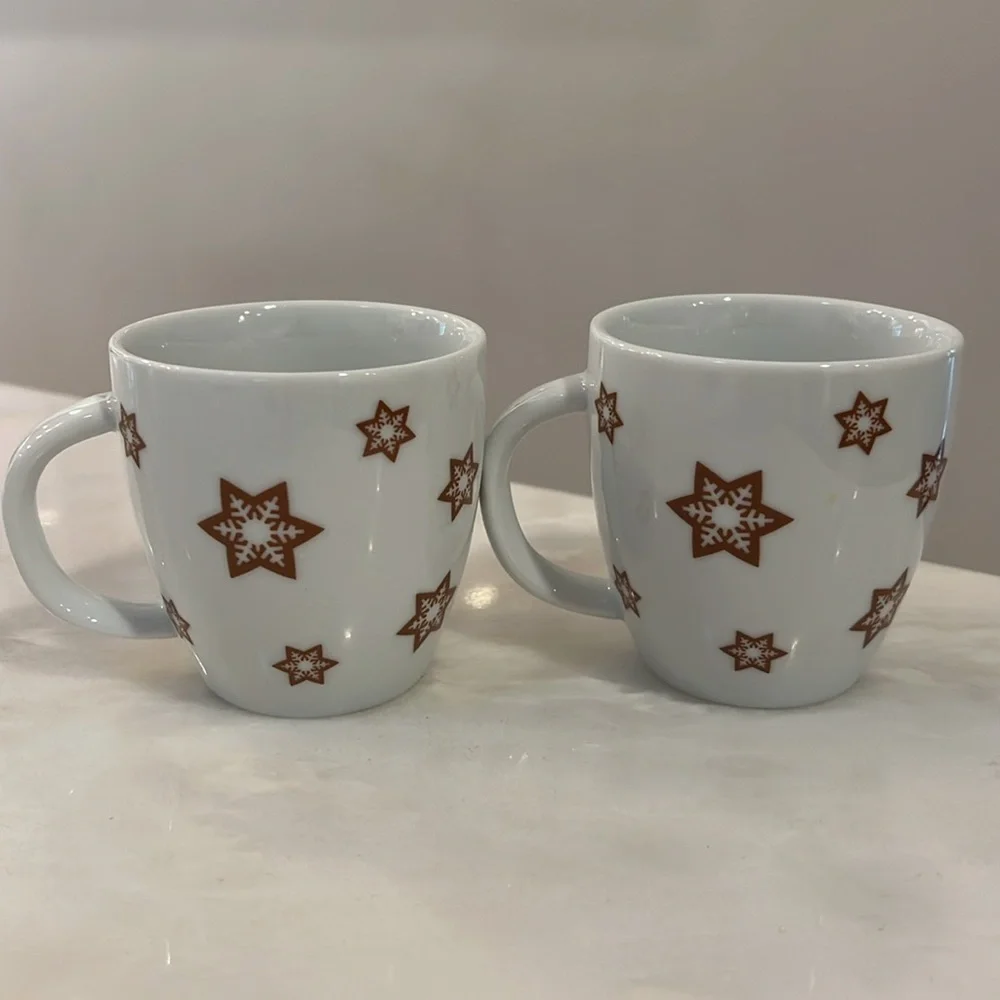 TWO Crate&Barrel Skating Gingerbread Mugs Holiday Christmas Mug NWOT